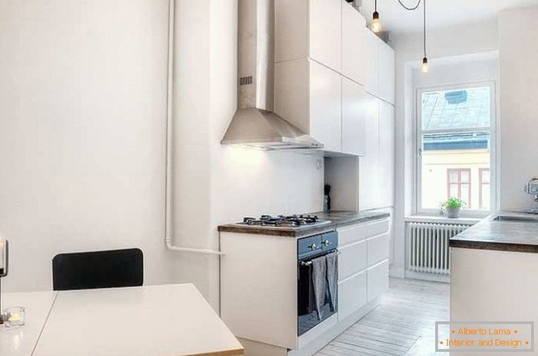 Štýlová kuchyňa malého bytu vo Švédsku