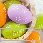 Viacbarevné vajcia