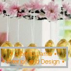 Luster kvety a zlaté vajcia