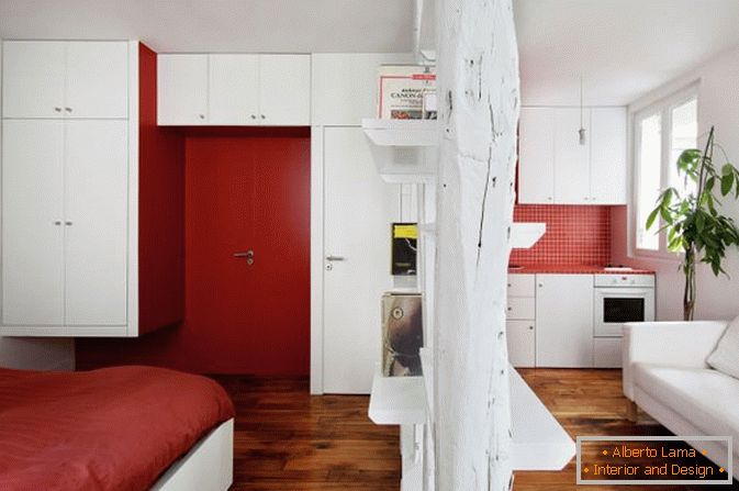 Štúdiový apartmán v bielej a červenej farbe