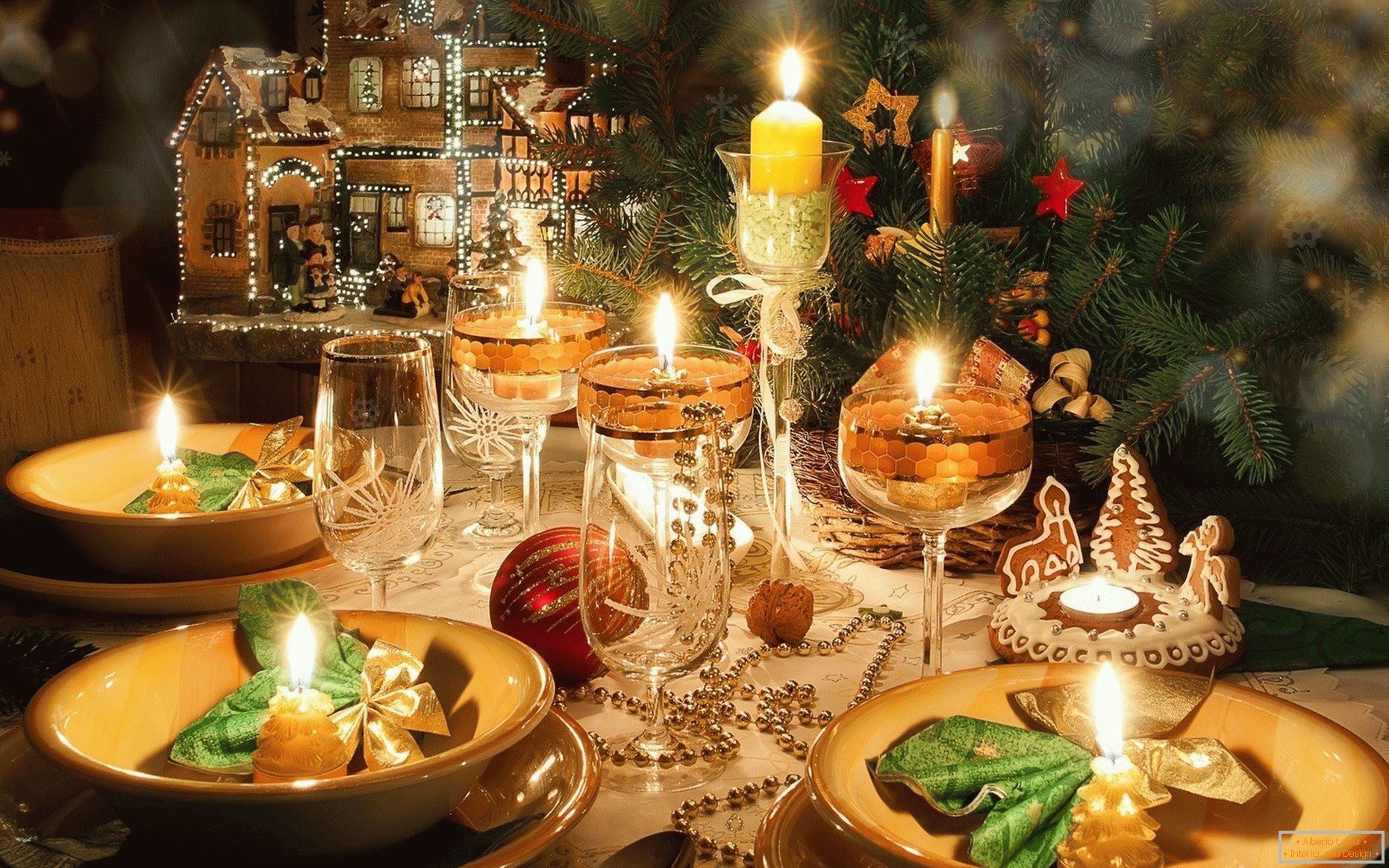 Sviečky sú neoddeliteľnou súčasťou novoročných služieb