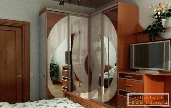Krásna spálňa pre spanie - foto rohového modelu s TV