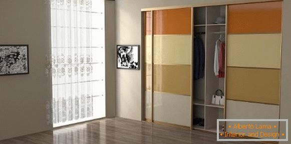 Vstavané skrine - fotografický dizajn v spálni so sklom