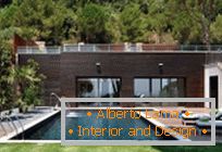 Moderná architektúra: Šikovný súkromný dom na pobreží Stredozemného mora v Španielsku
