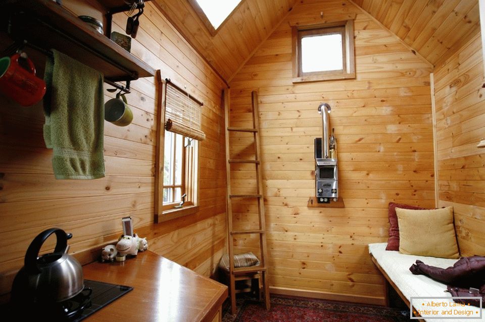 Malá drevená chata