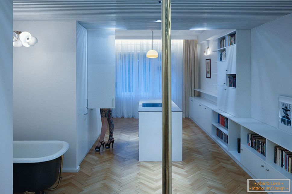 Moderný dizajn malého bytu - panoramatický okenný a stropný vykurovací systém