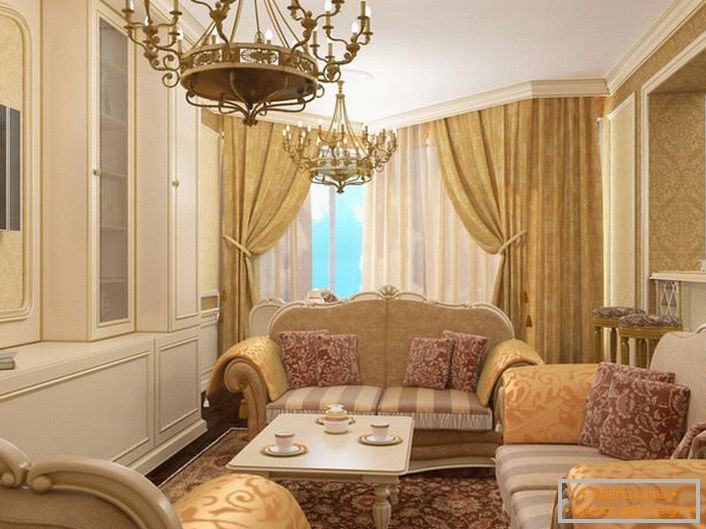 Moderný barokový štýl: zakrivený salónny nábytok, tapiséria so zlatým šijaním, masívne pozlátené lustre.