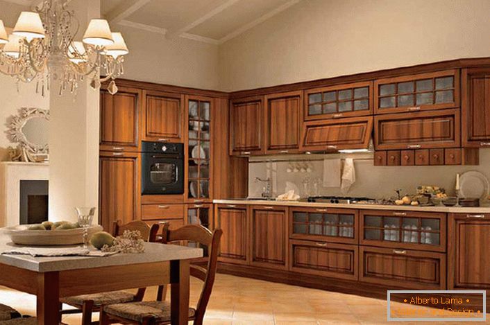 Kuchynský kút pre kuchyňu v štýle Liberty je vyrobený z prírodného dreva, čo je jedna zo základných požiadaviek štylistického konceptu. 