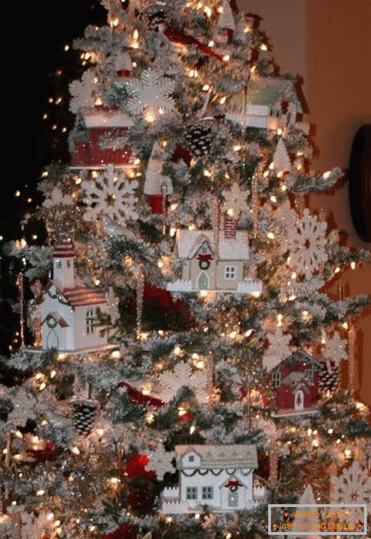 Vianočný stromček s hračky