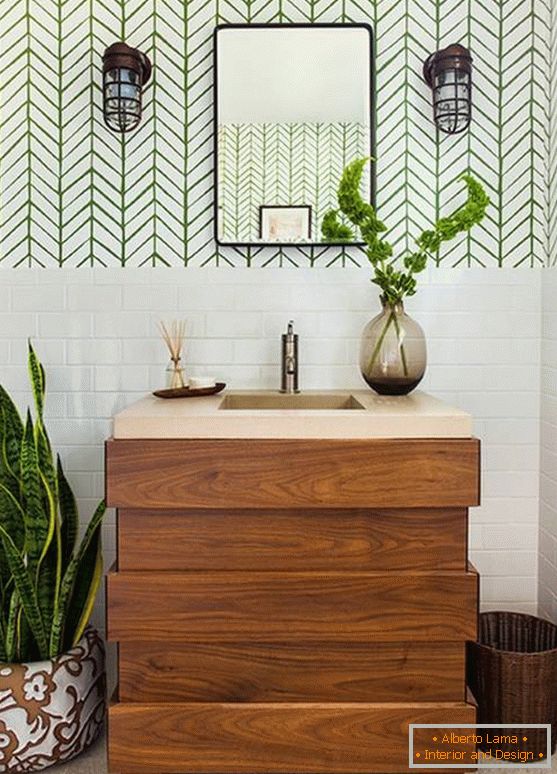 Kúpeľňa s hnedými a zelenými akcentmi