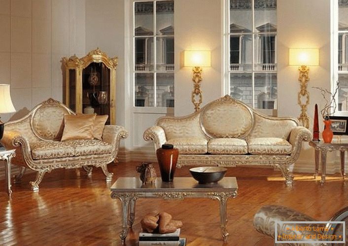Baroková obývacia izba v typickom mestskom byte.