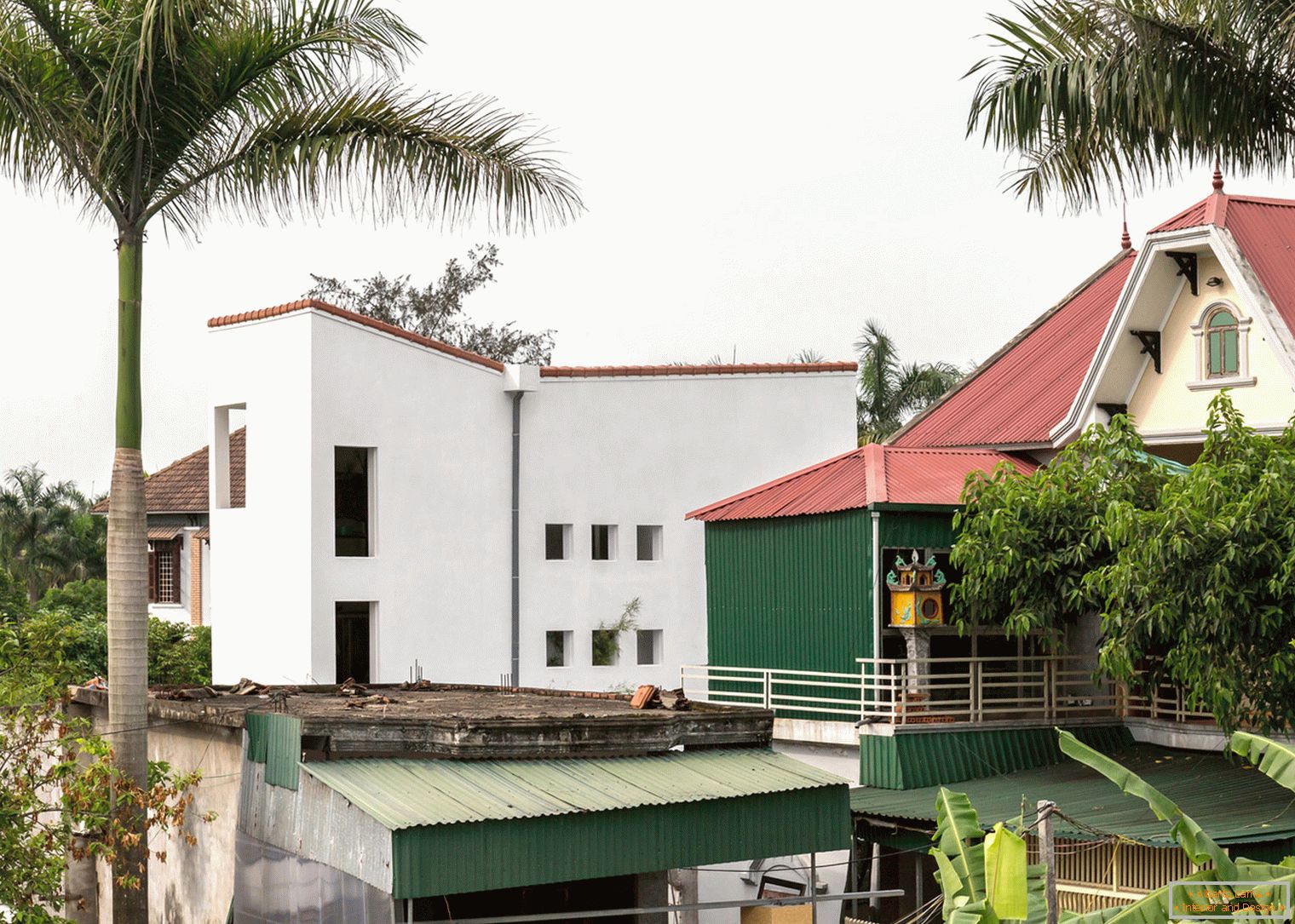 Úzky betónový dom vo Vietname