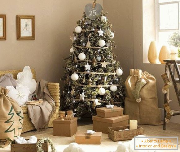 Krásny interiér s vianočným stromčekom