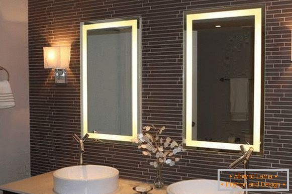Obdĺžnikové zrkadlá s podsvietením pre kúpeľňu