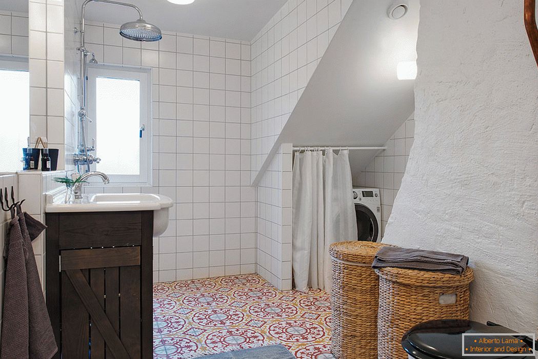 Interiér kúpeľne v škandinávskom štýle