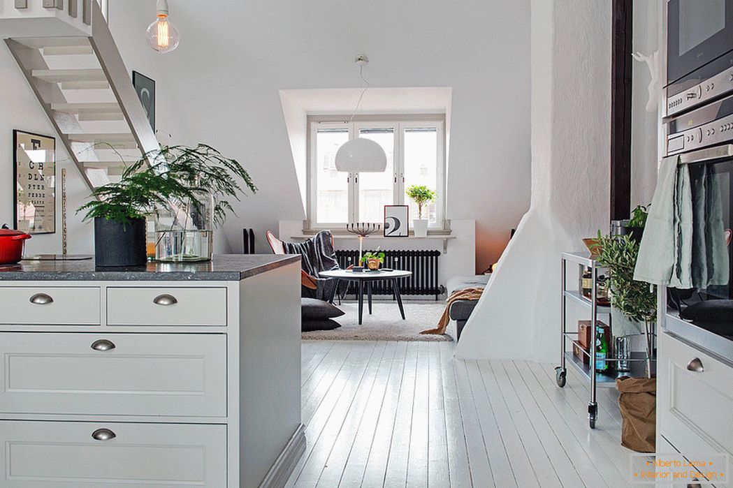 Interiér malého domu v škandinávskom štýle
