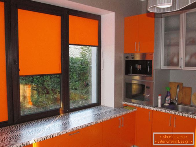 Oranžové okenice do kuchyne v roku 2017