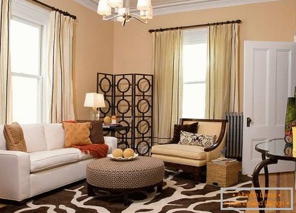 Dekorujte v ázijskom štýle zdobenie rohu obývacej izby