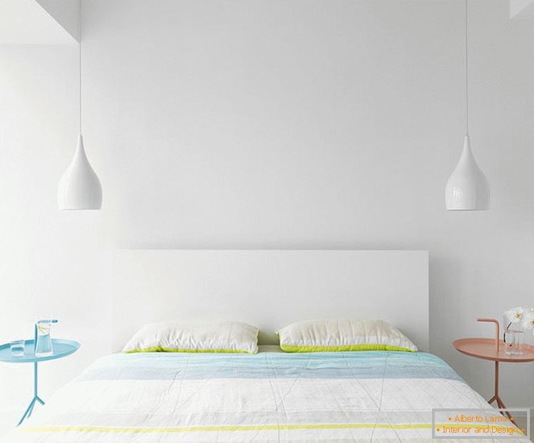 Luxusná biela izba v minimalistickom štýle