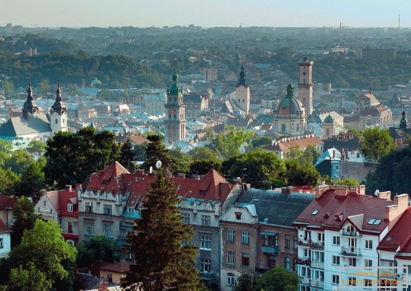 Mimoriadny výhľad na hrady v Ľvove