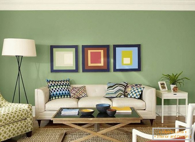 Zelená tapeta v modernej obývacej izbe