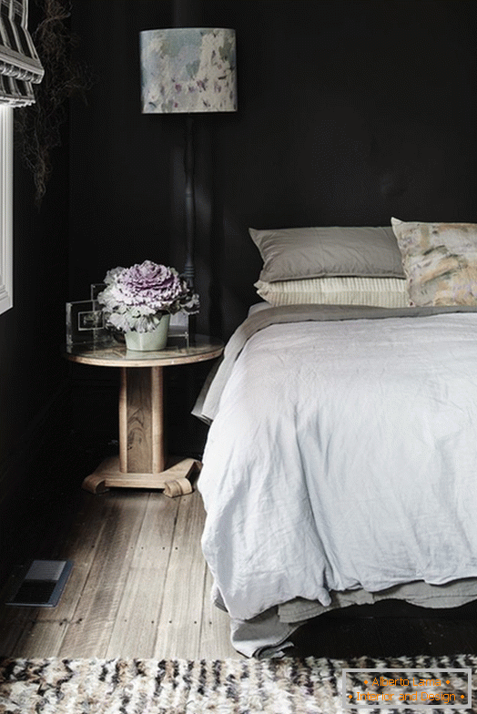posteľové textílie, starožitný nábytok