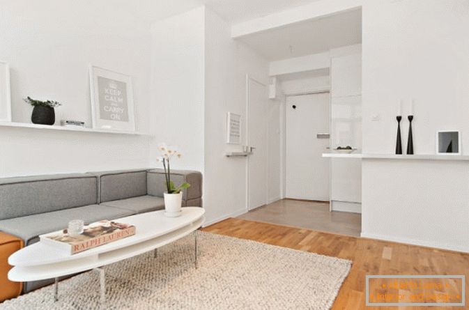 Štúdiový apartmán obývacej izby v bielej farbe