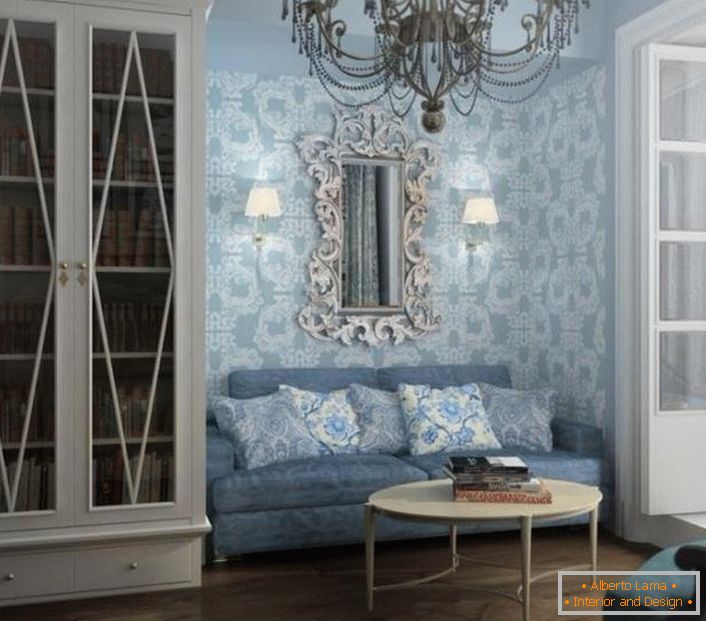 Hosťovňa v modrých tónoch. Dekorácia steny sa vyberá v súlade s požiadavkami barokového štýlu.