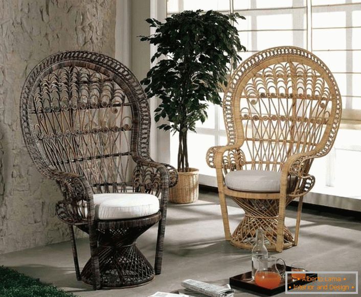 Prútený nábytok sa často používa na dekoráciu interiéru v ekologickom štýle.