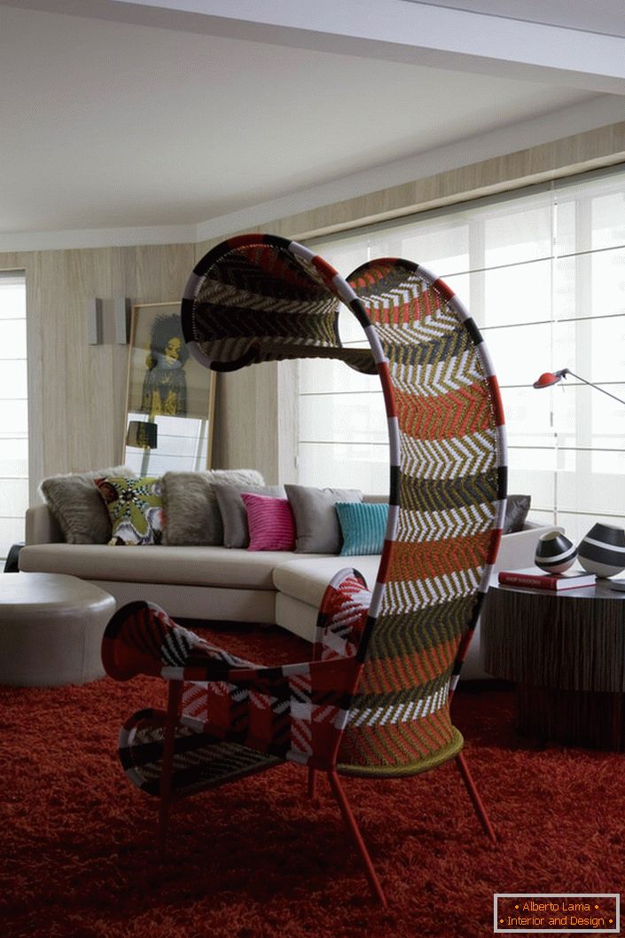 Dizajnový model nábytku pre obývaciu izbu v ekologickom štýle - kreslo v textilnom kabáne.