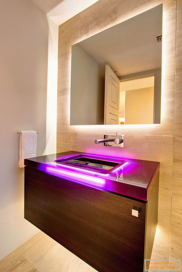 kúpeľňa-interiér-viedol-tenkostenné-zrkadlo-for-modernej kúpeľne, kombinovaným s-hnedo-preglejka, dyha-floating-márnosť, skriňa, s-fialové-viedol-umývadlo, márnosť-modernej kúpeľne-vanity- večierka 744x1117