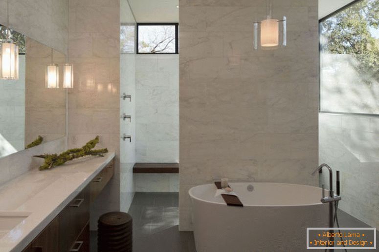 štýlový mramor kúpeľňa-for-súkromnom neba-aura-s-kúpele-space-pomocou-round-bielo-vaňa-pendant-lampy-nad-i-takmer zrkadlovo sú-washingstand lampy