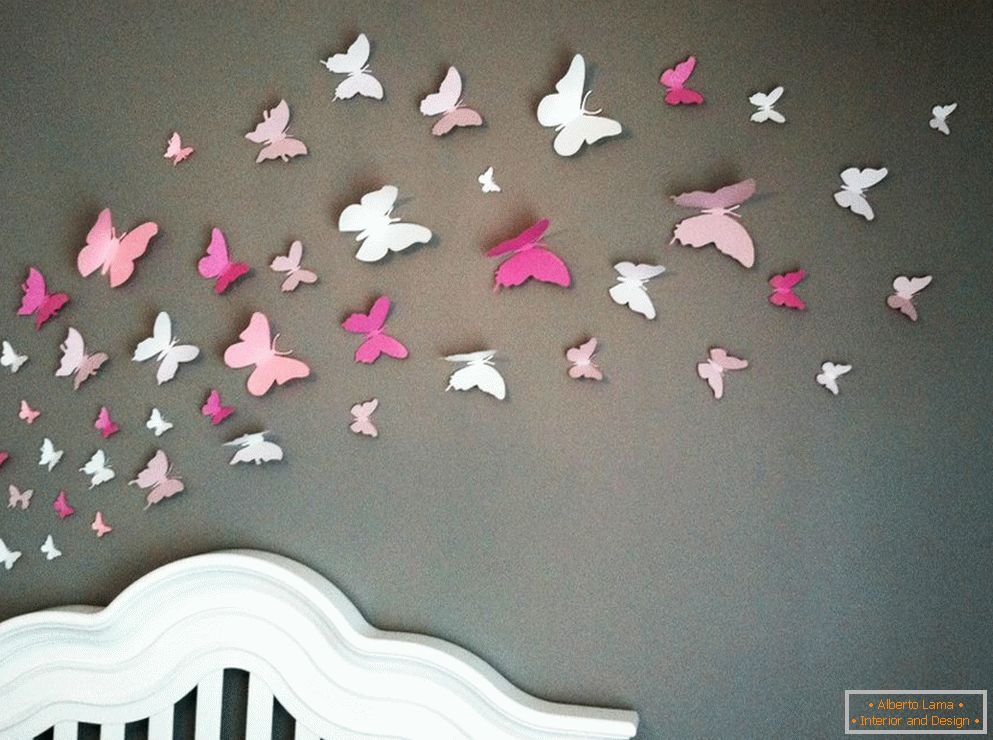 Motýle z papiera na stenu