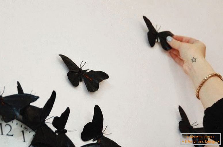 Montáž motýľov na stenu