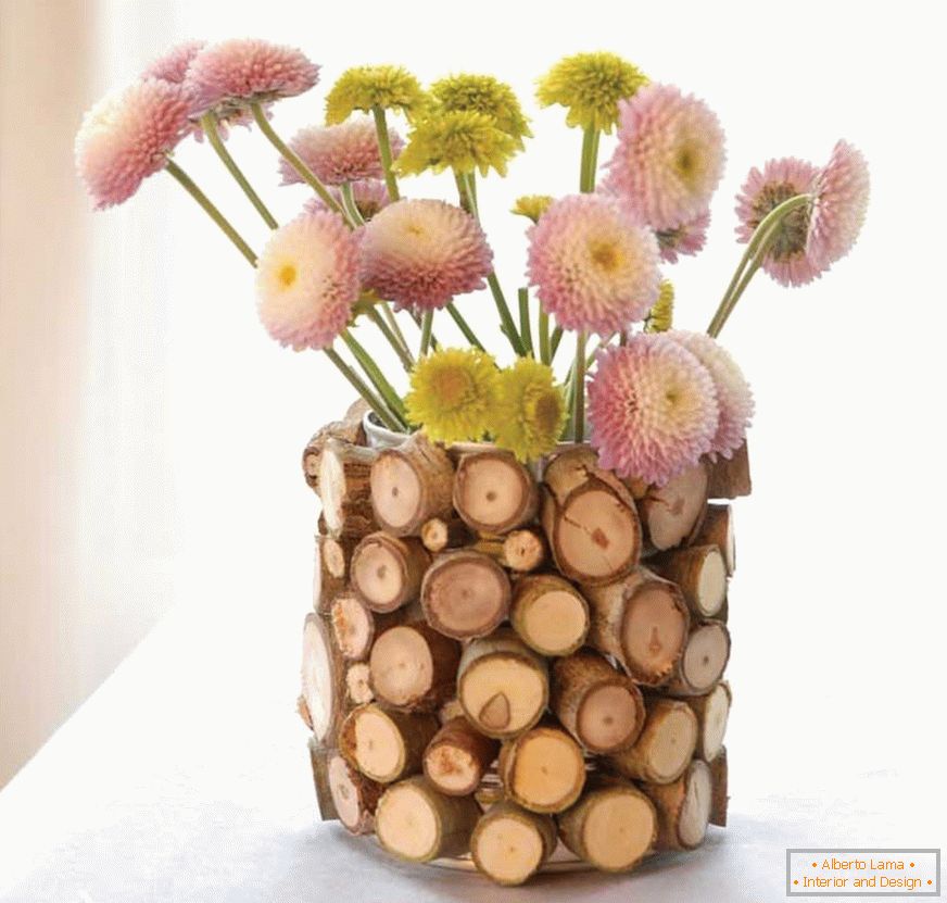 Dekorácia vázy s rezmi