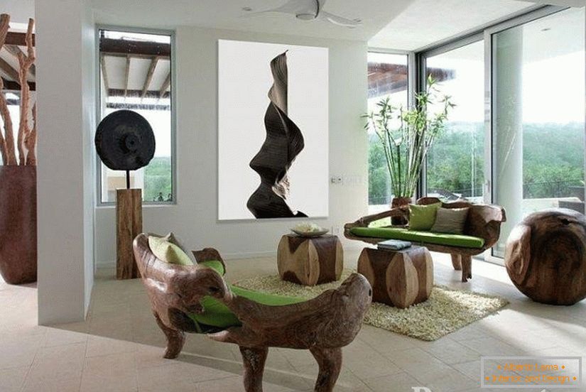 Obývacia izba s dreveným bemelom