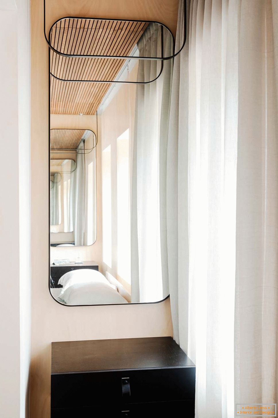 Interiérový dizajn malého bytu v Sydney - зеркало