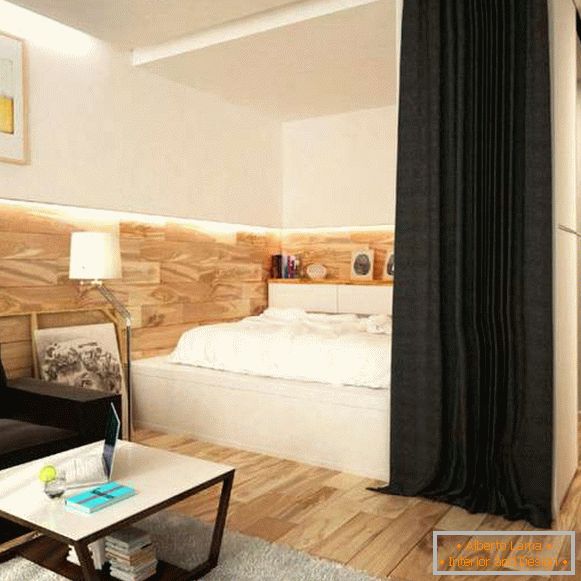 Interiér malého bytu - oddelenie spálne od závesov