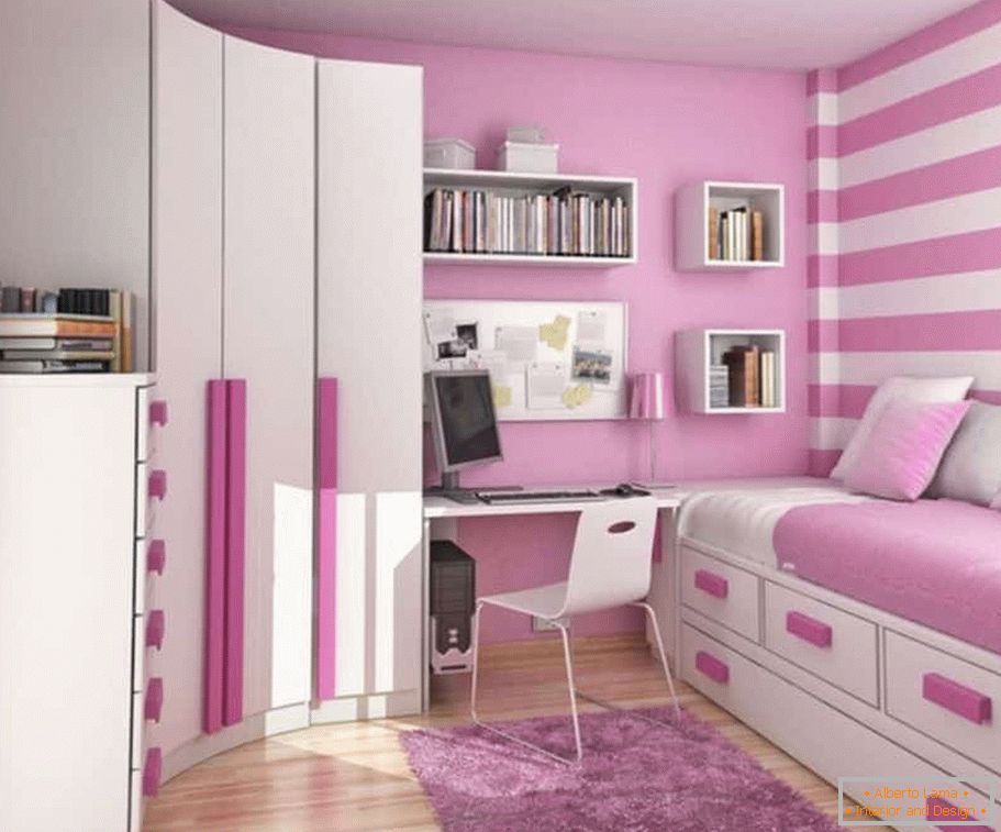 Ružová a biela miestnosť pre dievčatá