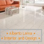 Obývacia izba в стиле минимализм с оранжевым диваном
