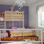 Detská izba s drevenou dvojposchodovou posteľou