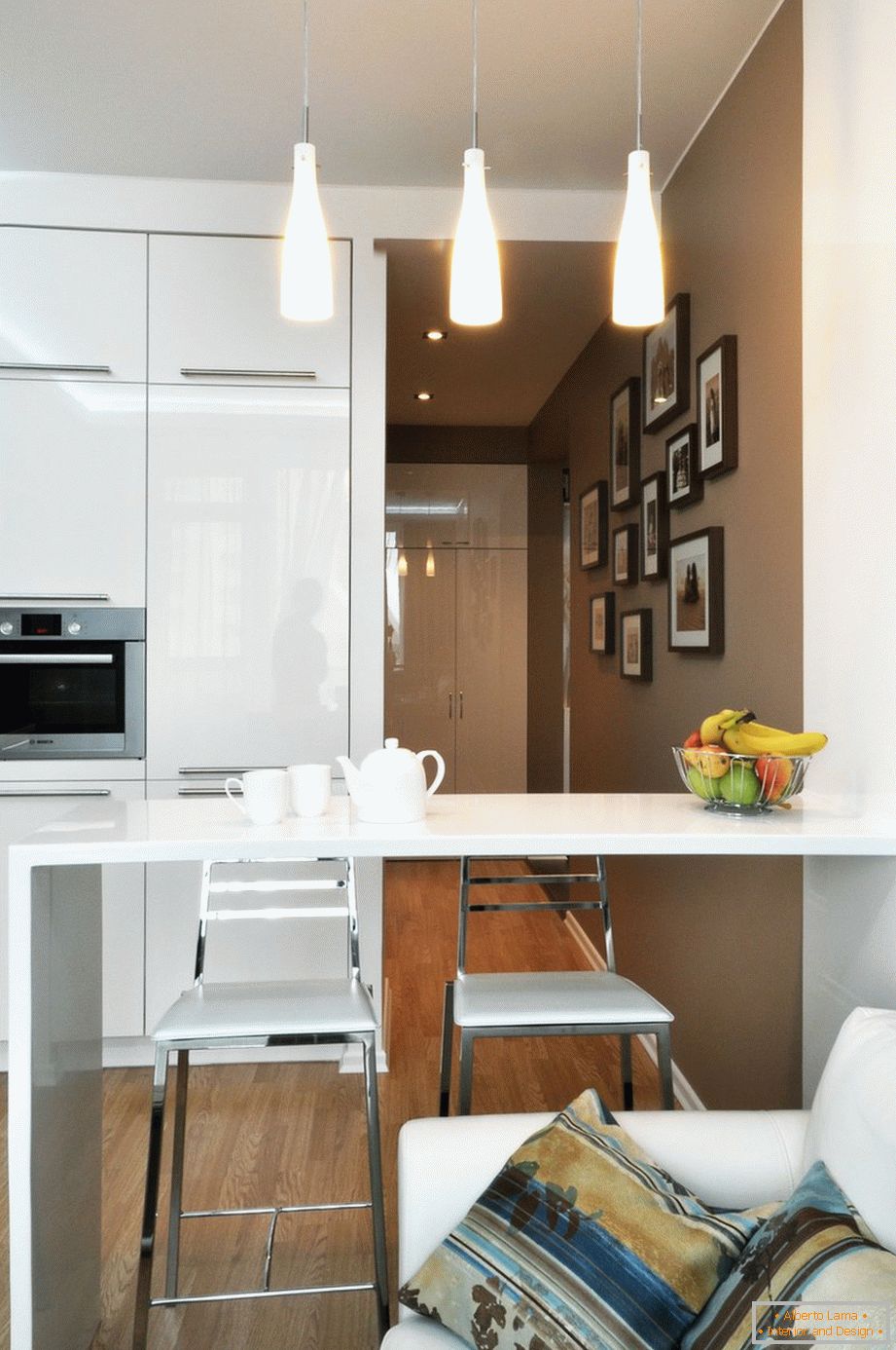 Interiér kuchyne-obývacia izba v malom byte