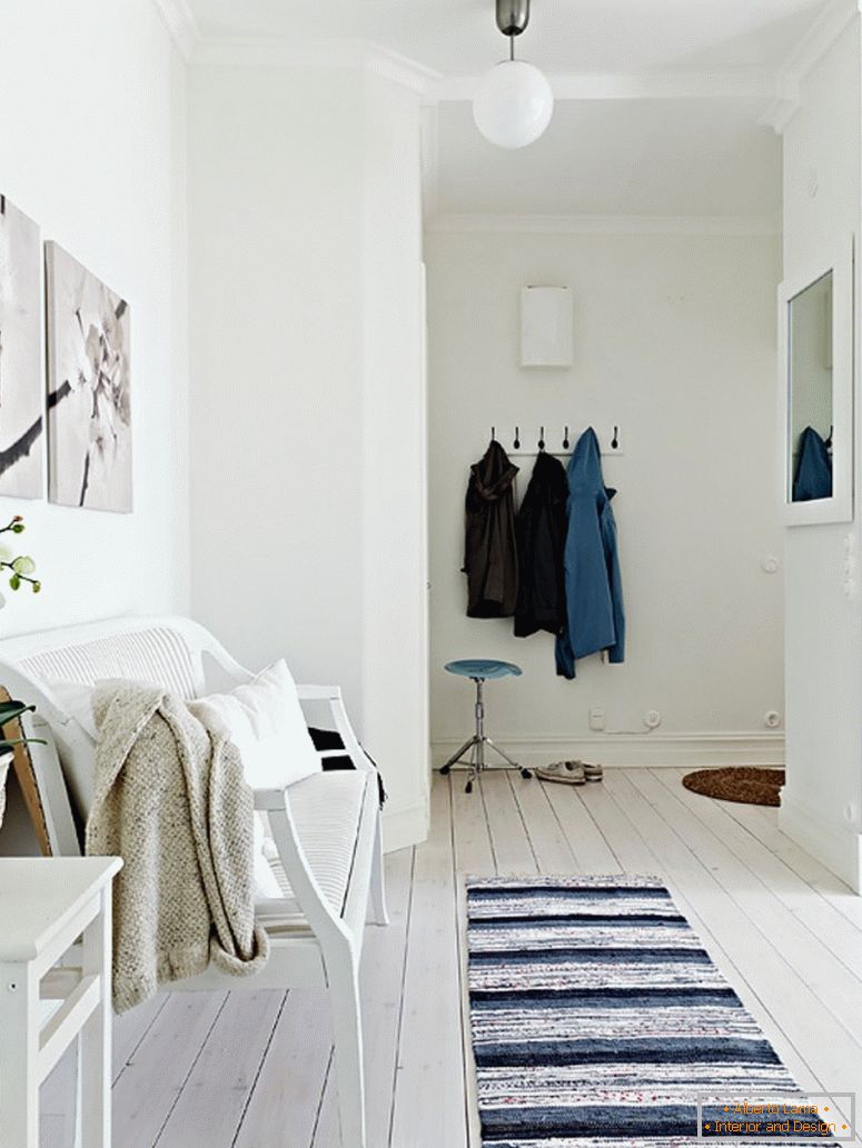 Interiér moderného obývacieho bytu vo Švédsku