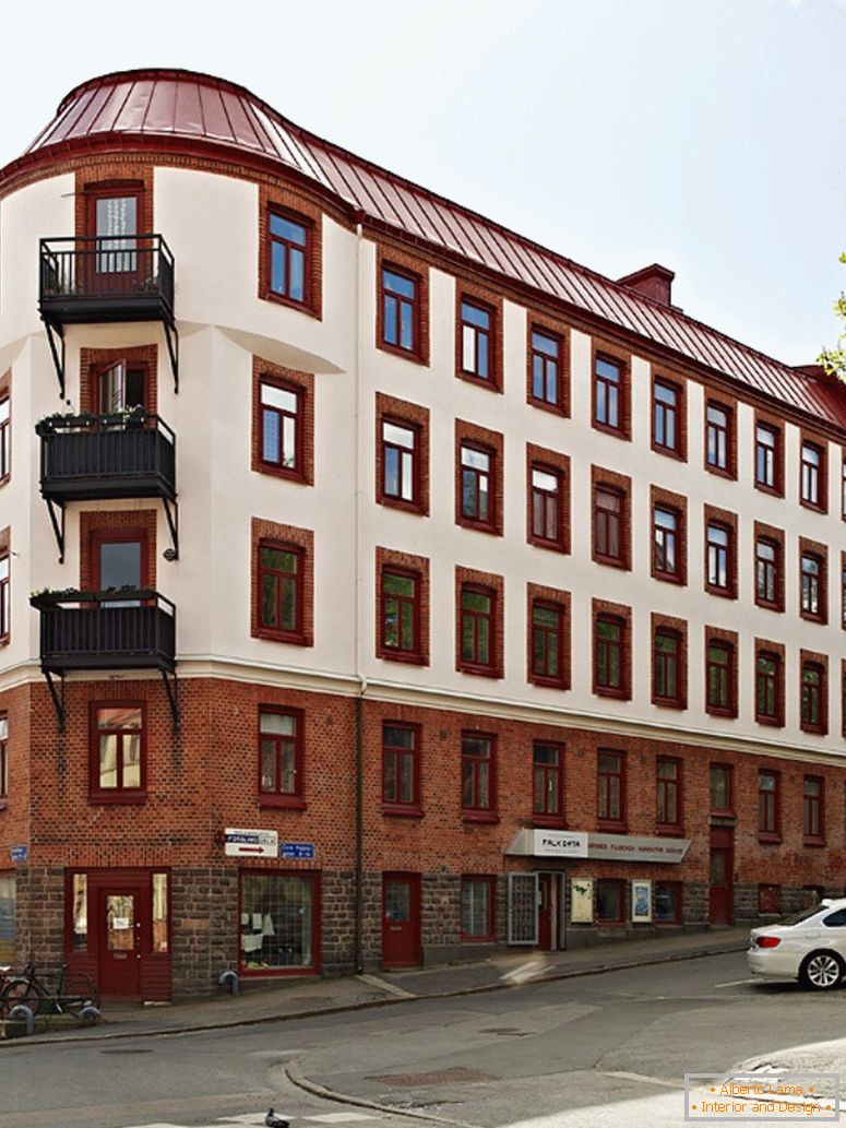 Päťposchodová bytová budova vo Švédsku