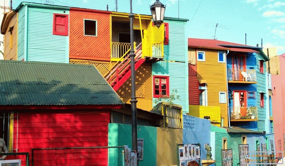Krásne farebné domy