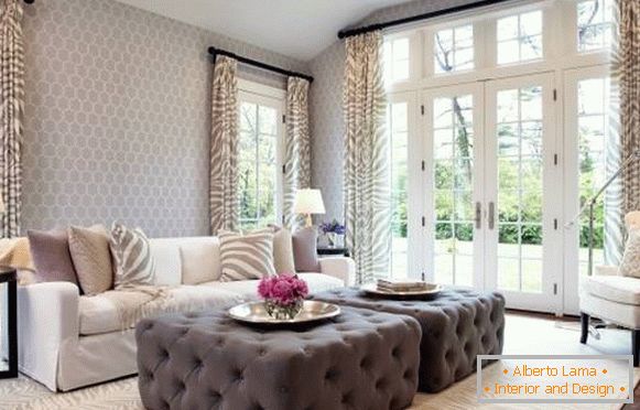 Elegantná moderná obývacia izba v šedých tónoch