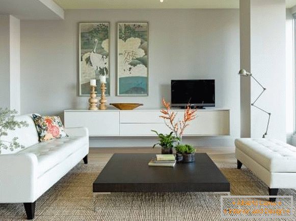 Jednoduchý dizajn modernej obývacej izby na fotografii