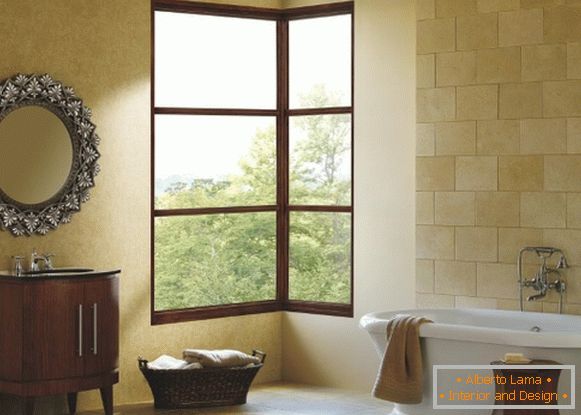 Najlepší dizajn okien - fotka rohového okna v kúpeľni