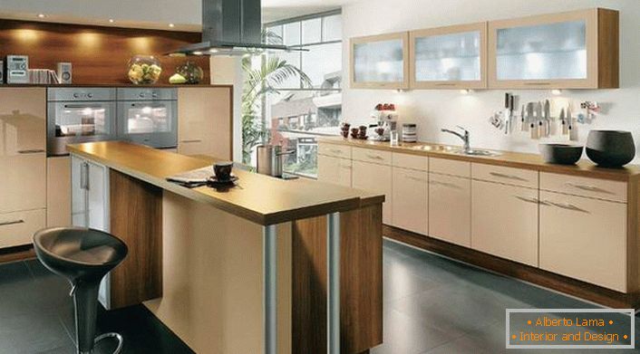 Modulový kuchynský nábytok vám umožňuje harmonicky usporiadať miestnosť rôznych veľkostí.