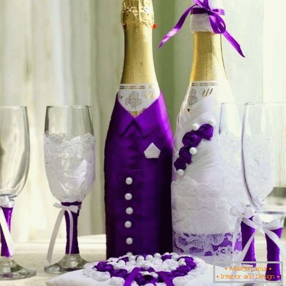 Dekorácia fliaš šampanského na svadbu - nevesta a ženích